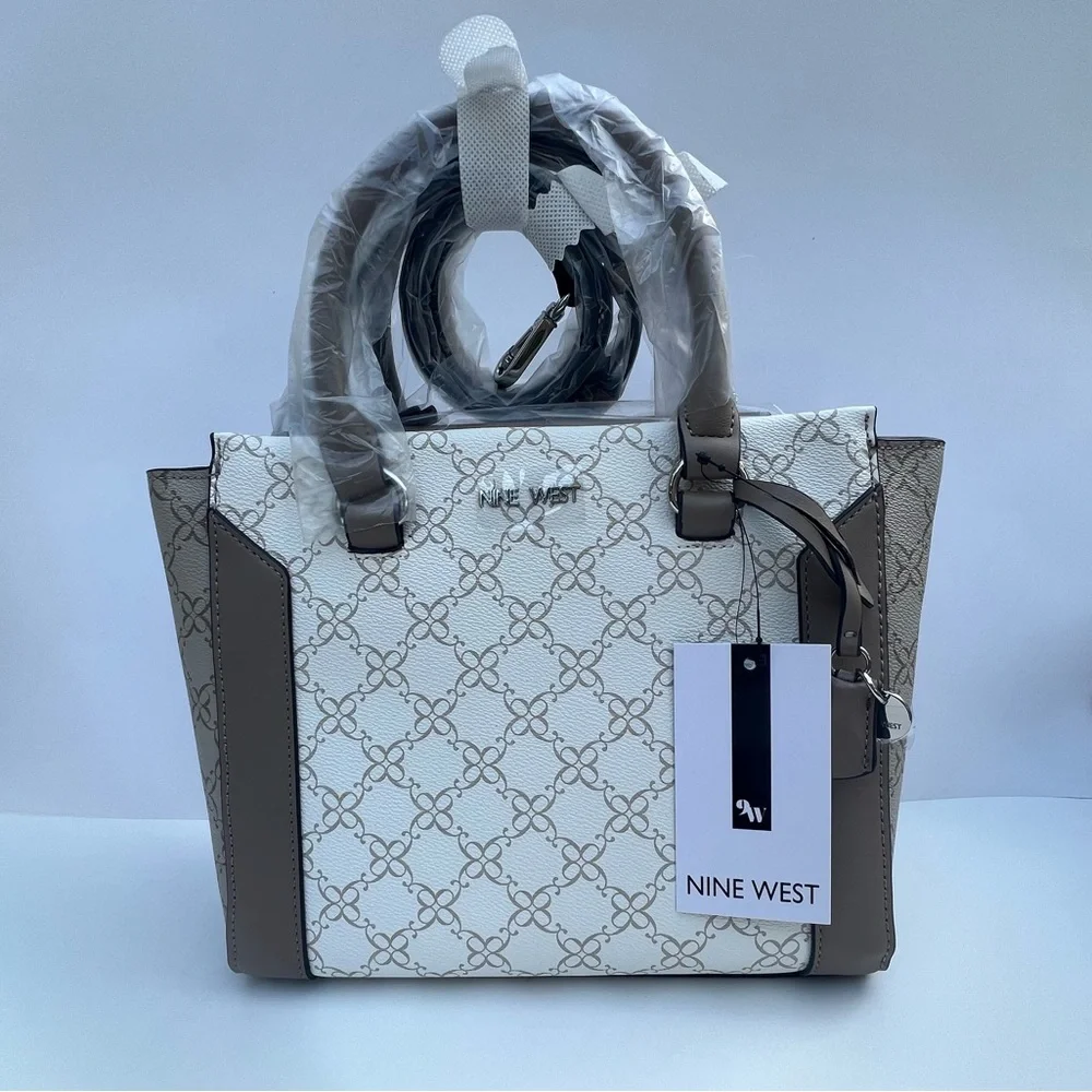 Nine West top carry